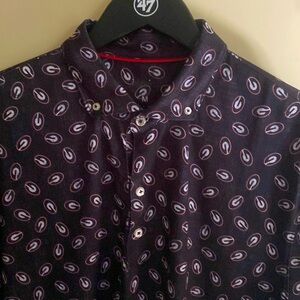 Johnnie- O GA bulldogs polo %93 polyester %7 cotton lightly used. Feels great!